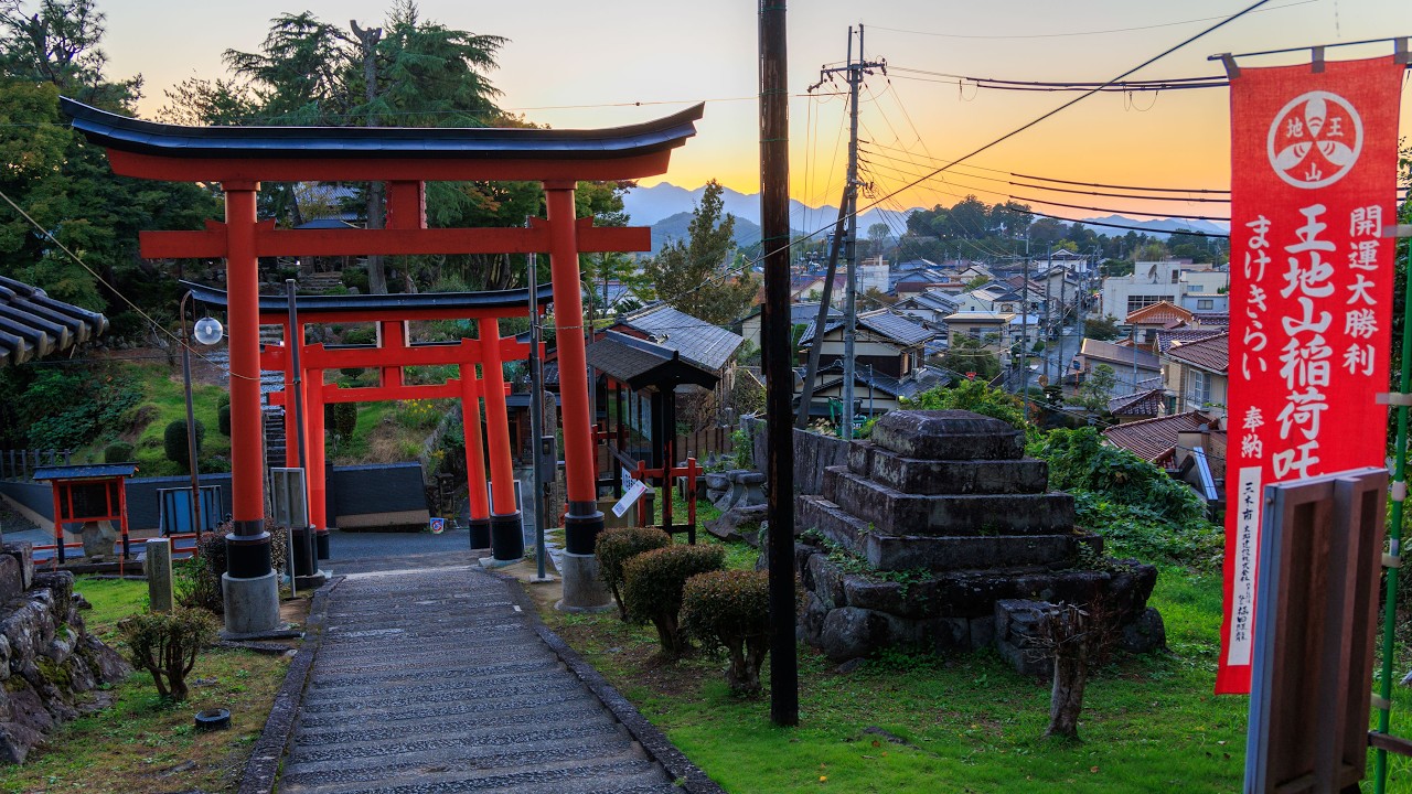 Golden Hour Walk on Historic Streets of Tamba-Sasayama | Hyogo, Japan 4K Sunset Ambience