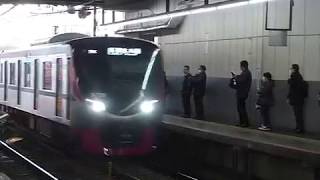 [警笛あり]京王線朝ラッシュ 京王5000系5735F各停 下高井戸駅到着