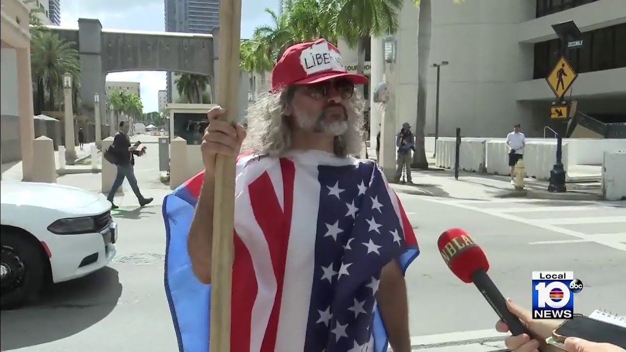 ⁣Trump supporters gather outside Miami federal courthouse