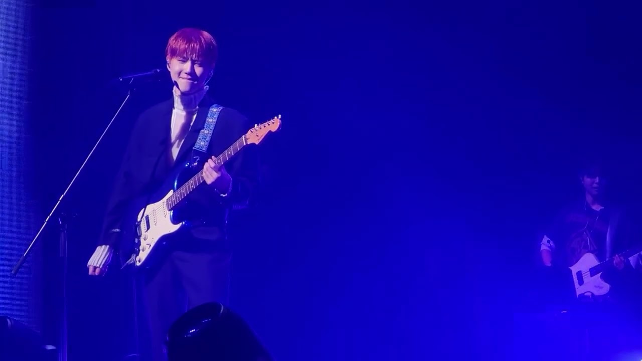 [Fancam 직캠] 250930 Suho 수호 - 점선면 1 to 3 - The Moment: Live on Melon