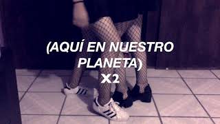 KALI UCHIS // NUESTRO PLANETA (LYRICS)