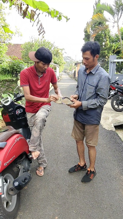 sendal aku #funny #ngkak #comedy #memengakakkocak #ngakak #lucu