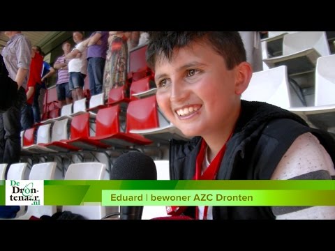 VIDEO | FC Twente en Ziyech hebben er op AZC Dronten een fan bij