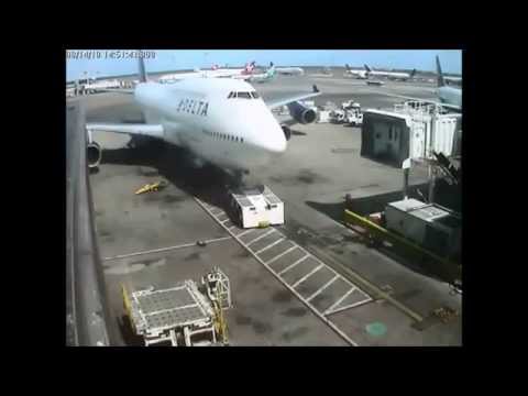 閲覧注意 航空機事故 ニアミスの瞬間 Youtube 閲覧注意 航空機事故 ニアミスの瞬間 Youtube