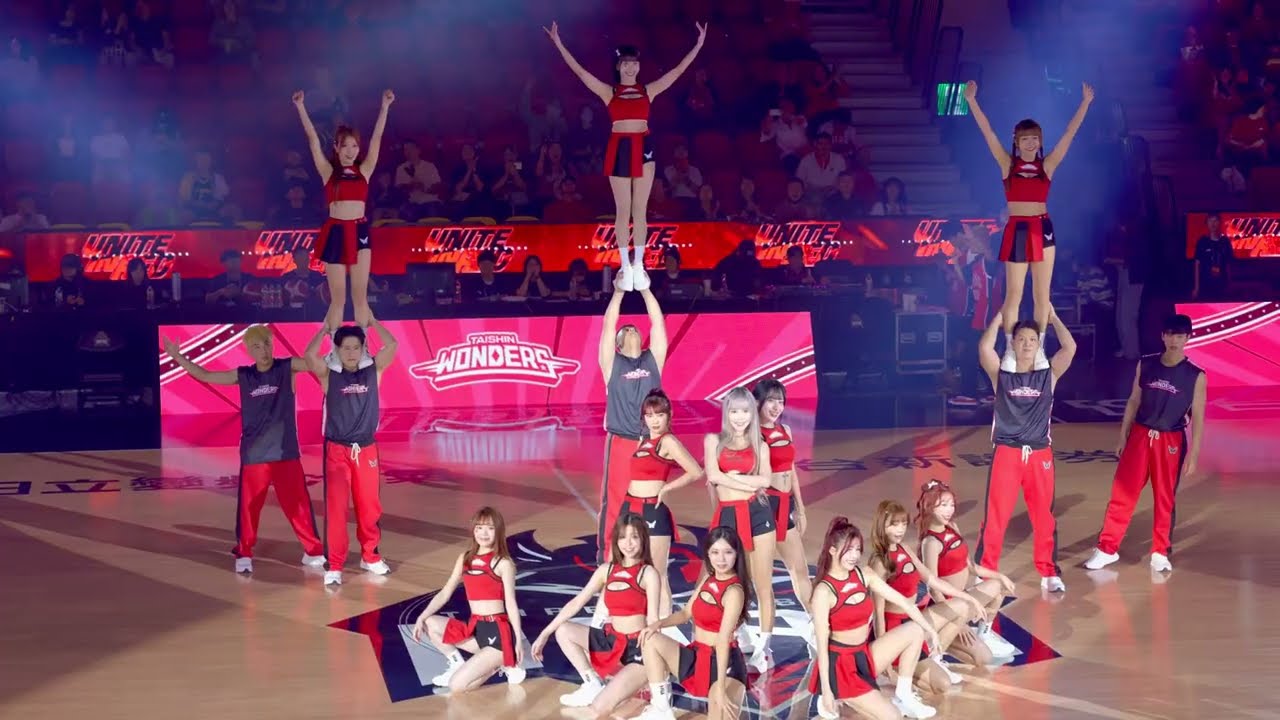 台新戰神開幕戰_開場舞1115