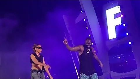 Davido Ft Fave - KANTE Performance Live at Timeless Concert In TBS Lagos