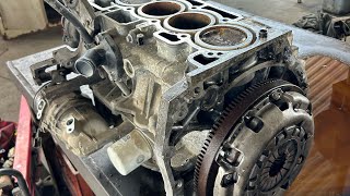 How do engines work!!! #engine #engineering #subassembly #nissan #tiida #HR16 