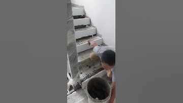 Ốp đá cổ bậc cầu thang biệt thự đơn lập. Chuyên thi công biệt thự