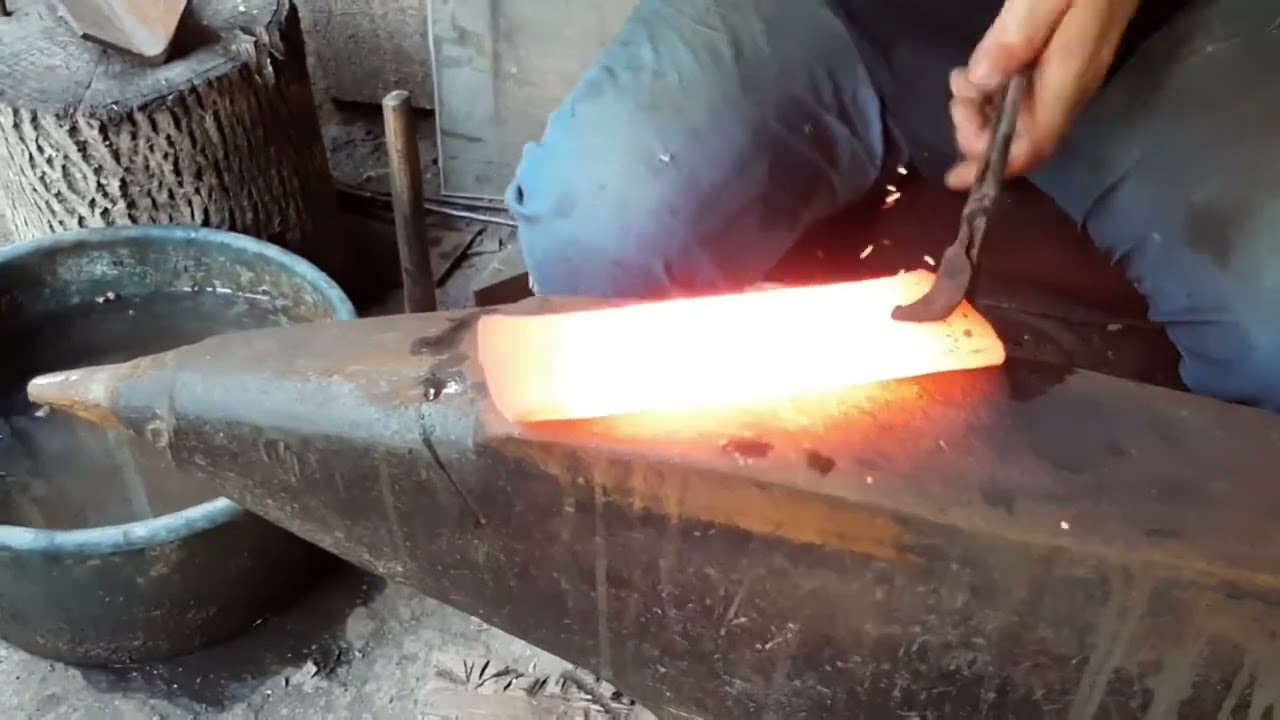 Butcher's axe with your own hands!