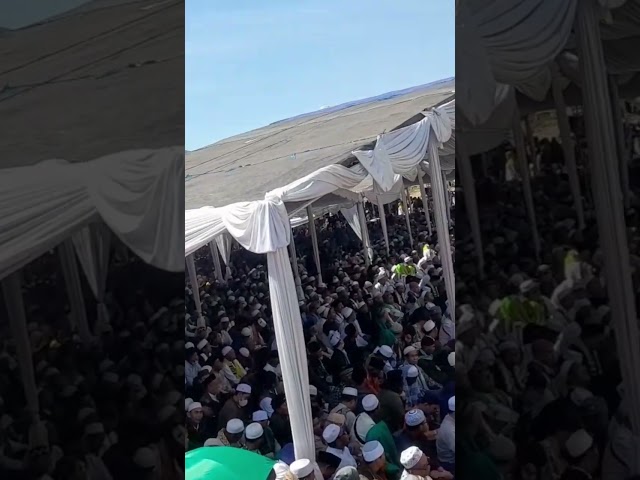 lautan jamah di acara idul khotmi ke 231 tarekat tijani di #garut #tijani #rasulullah class=