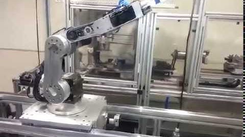 Braço Robótico construido com Servo Motores