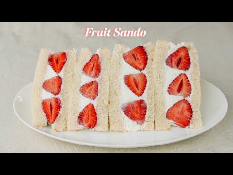 Video: Sandwich Cake Na May Mga Strawberry At Saging