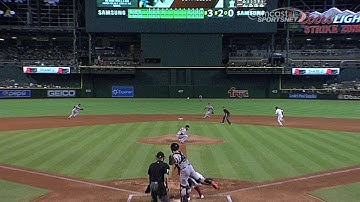 SF@ARI: Vogelson, Posey combine for a double play