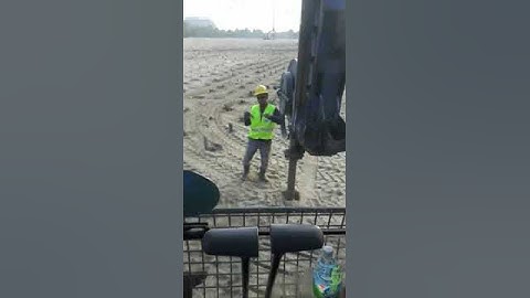 Vừa thi công bấc thấm, cọc cát vừa nhảy Hiphop