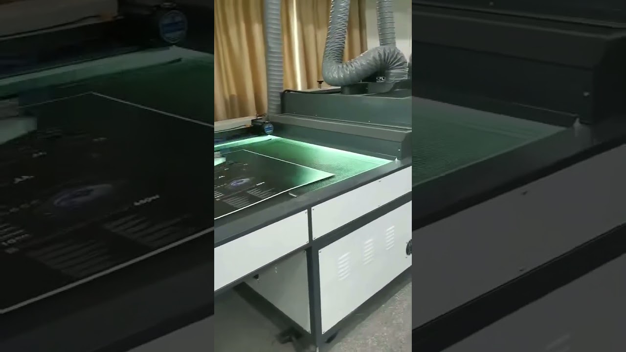 3/4 automatic screen printing line with Uv dryer and stacker