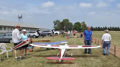 GIANT Sig Rascal with Saito 3 cylinder Radial 84cc