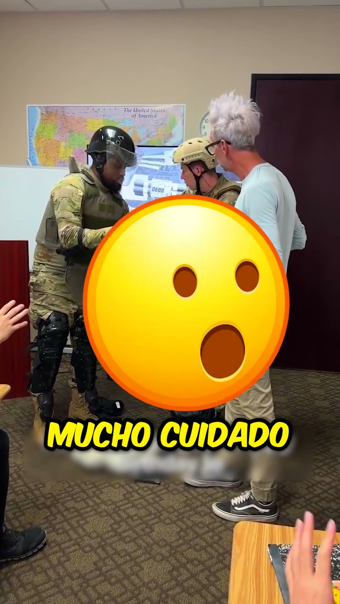 ¡Encontraron una bomba en la mochila del estudiante! ??
