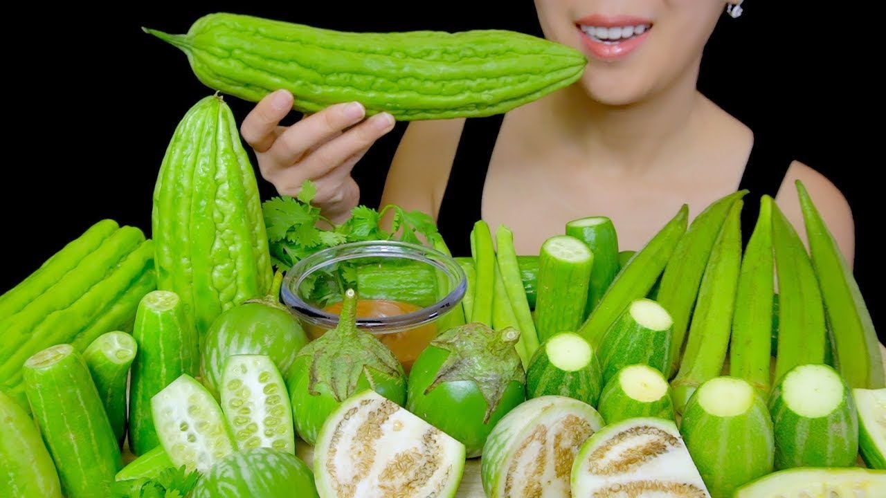 ASMR RAW VEGGIE PLATTER (BITTER MELON, EGGPLANT, OKRA)| EXTREME CRUNCHY EATING SOUNDS | TracyN ASMR