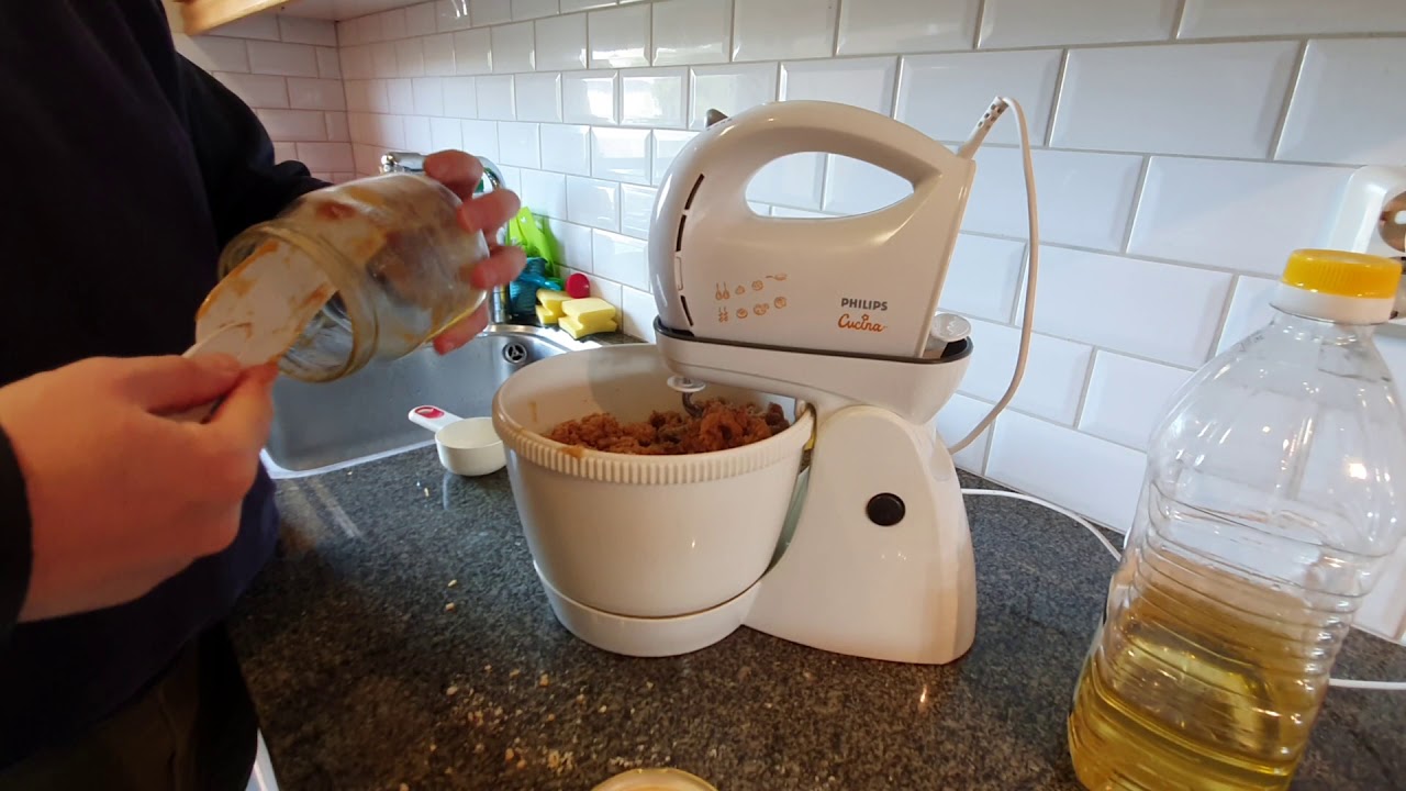 Tillverkning av pollenersättning till våra bin.