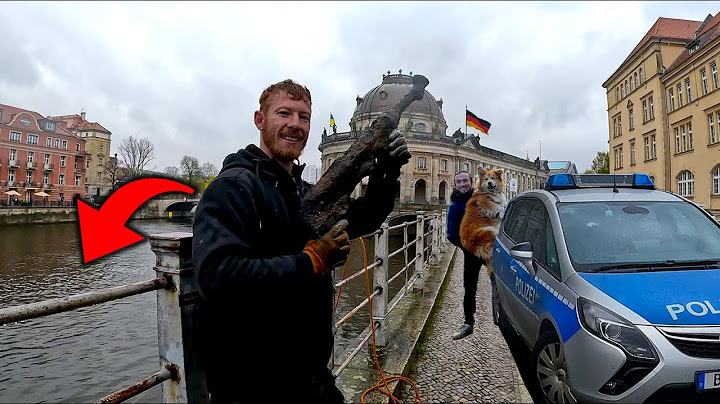 Magnet fishing in the center of Berlin: It's Incredible