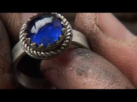 Video: Juvelyrai sukuria unikalų deimantinį žiedą