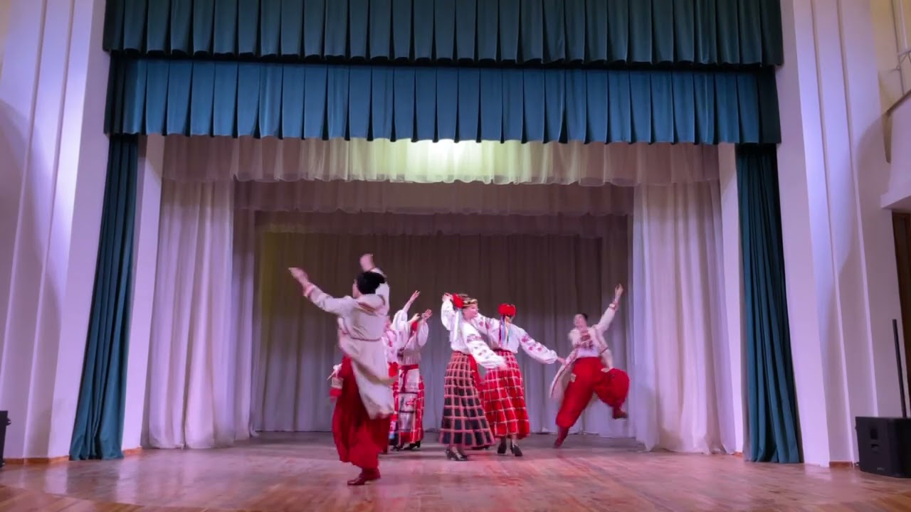 Народний ансамбль народного танцю 