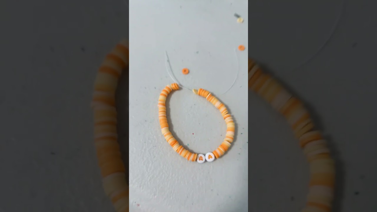 Comment bien craquer son bracelet fluorescent ? on Vimeo