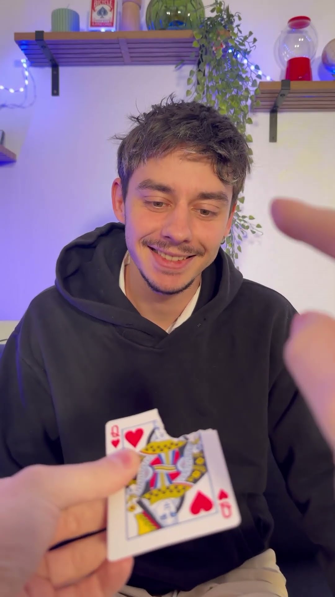 Tour de magie à mon coloc !!!?? partie 2