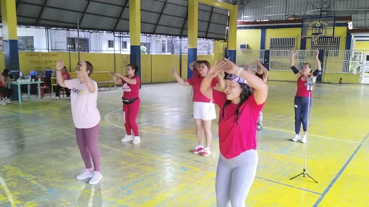 Feel the beat 🫶#zumba #danceworkout #daisysvlog 