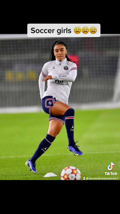 Soccer girls 😩😩😩