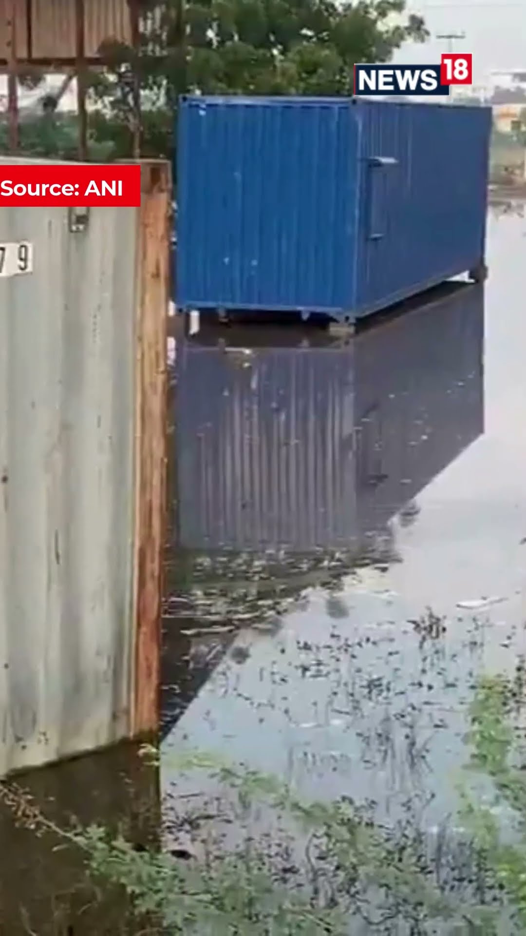 Several areas in Thoothukudi, are experiencing severe waterlogging after heavy rainfall | N18S