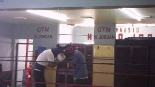 Edgar Barcenas vs. Francisco Vargas El Bandido. Sparring Gimnasio Jordan. Round 2-3 (06-10-2011)