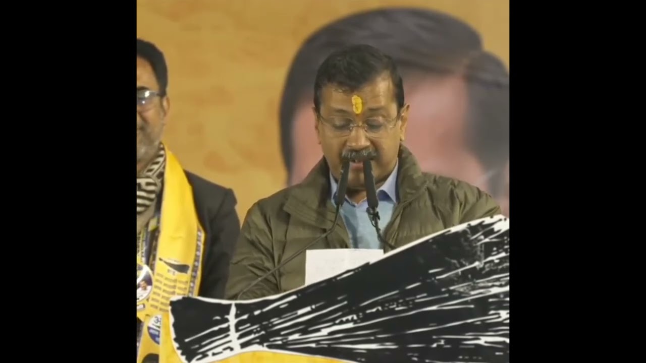 kejriwal bhadwa hai kejriwal aatankwadi hai kejriwal stage speech meme template