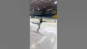broken leg spin 🩶 #figureskating #axel #sitspin #iceskating #icedance #skating #edea #spin #icedout
