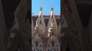 La Sagrada Familia - Barcelona&#39;s Iconic and Whimsical Unfinished Gem