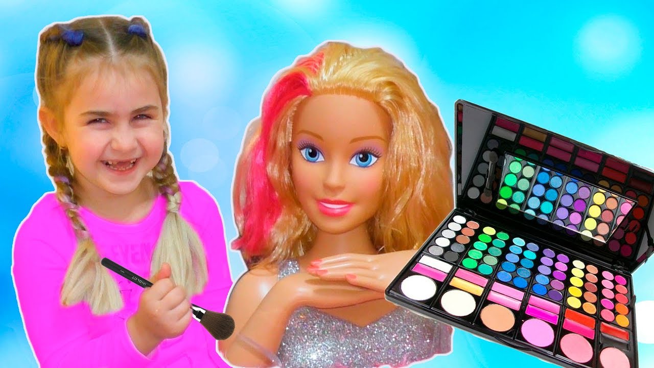 Alika playing with makeup toys by Globiki - YouTube