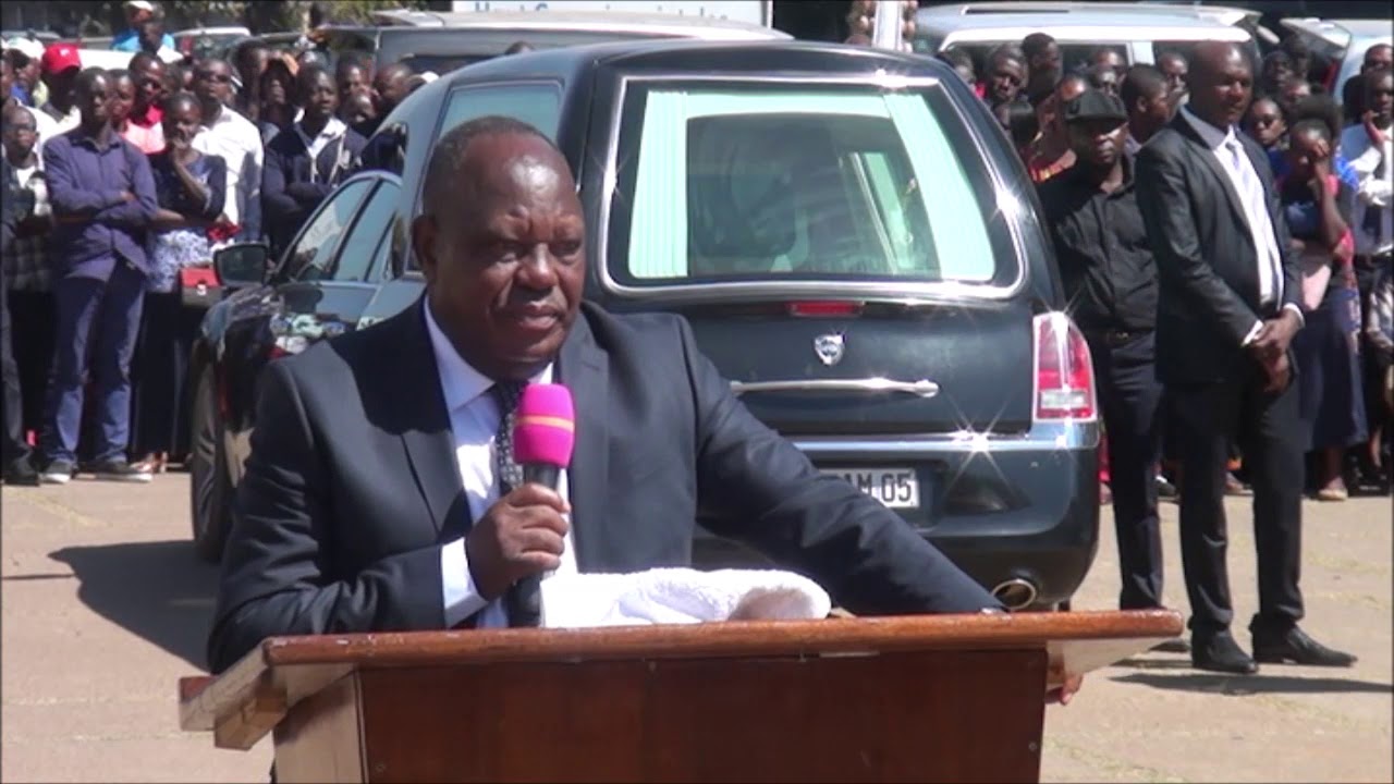 PASTEUR LEONARD KAYUMBI SERVICE FUNEBRE DE LA SOEUR SIDONIE MUJANAYI SAMEDI 15 06 19