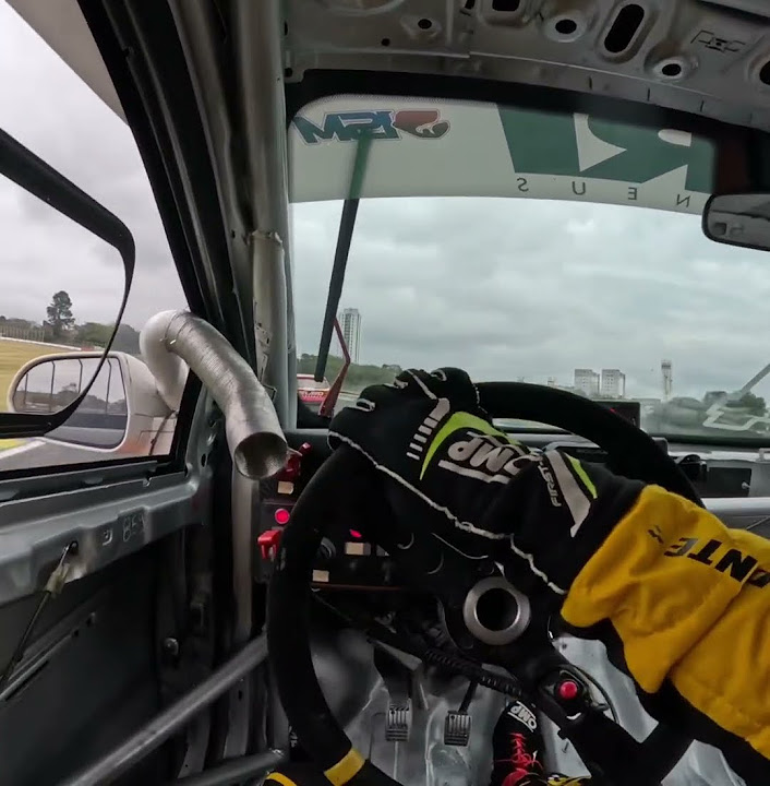 “OLD ONIX” vs. New Onix em Interlagos #Chevrolet #Onboard #PaulistaDeMarcas