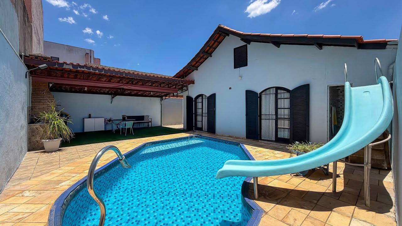 A Casa Térrea 160m2 Perfeita Com Piscina: Espaço, Conforto e Excelente Localização na City Bussocaba