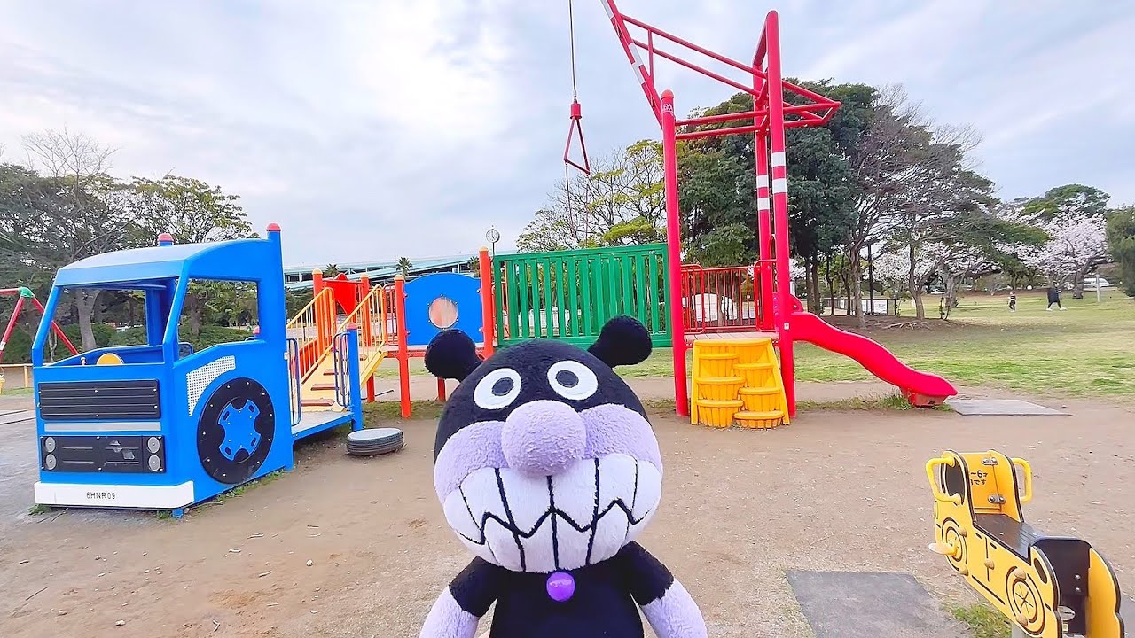 バイキンマンが公園でメルちゃんをさがすよ！コキンちゃんと仲直りできるかな？