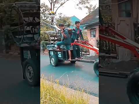 Traktor sawah 0427