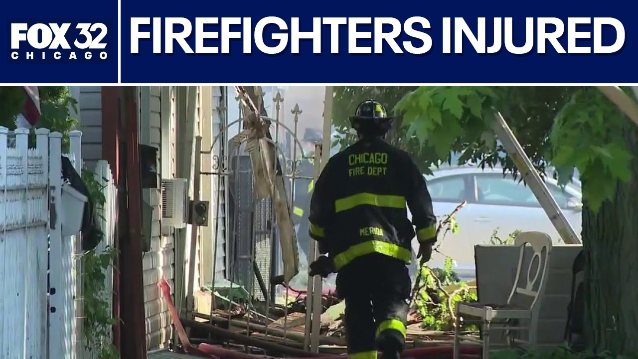 2 Chicago firefighters among 4 injured in massive blaze