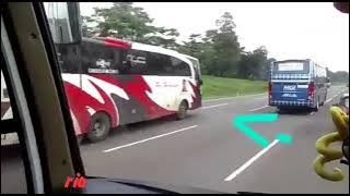 STORY WA 30 DETIK 'BUS PO HR STUT KENCENG DI TOL'