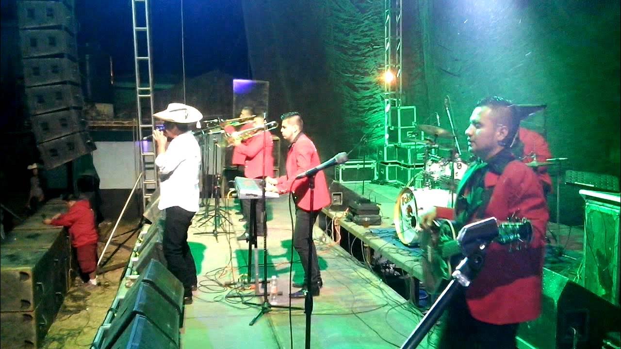 La luz de tus ojos. Efrain Toledo y Sus Calentanos en vivo desde Jiquilpan La luz de tus ojos. Efrain Toledo y Sus Calentanos en vivo desde Jiquilpan