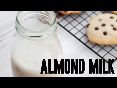 homemade-almond-milk-(unsweetened-and-sweetened)