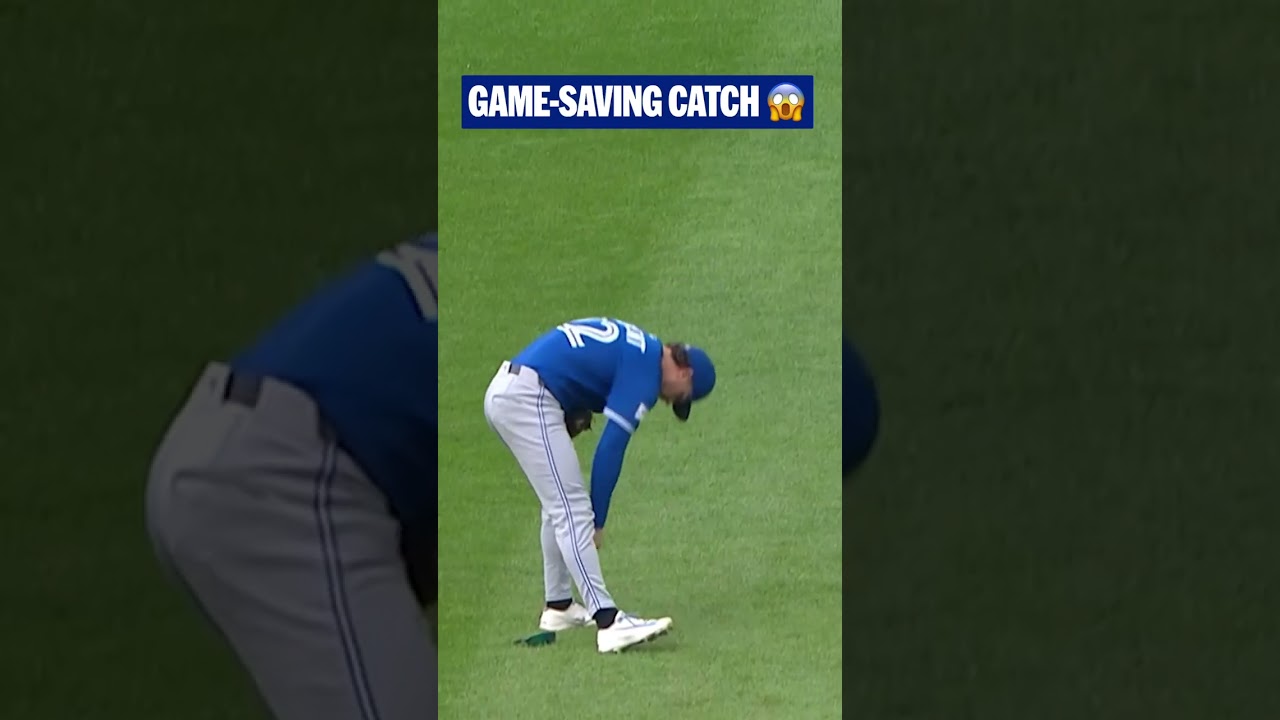 GET UP, ERNIE! What a catch by Ernie Clement to send us to the 11th at Wrigley 🤯