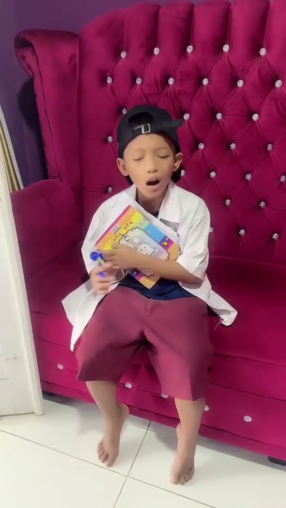 Vidio kocak dan gokil @nyaikembang1nyaikembang1 /mama cuma sayang sama nilai 100?
