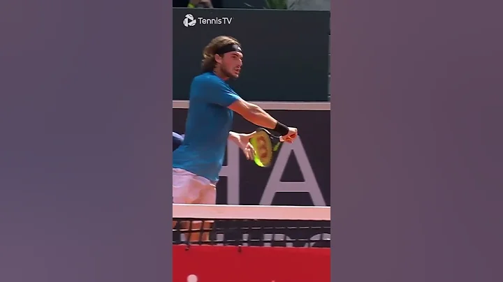 Tsitsipas's Tennis Racket Breaks In Two! 😳 - DayDayNews