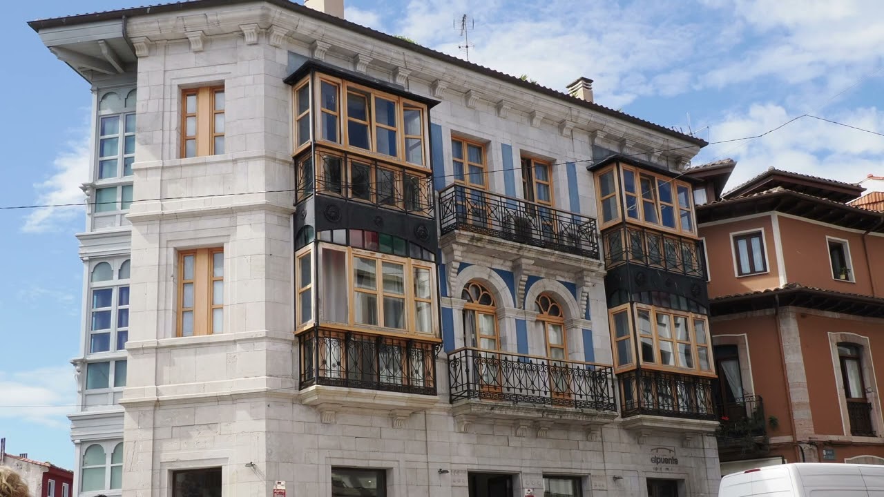 Llanes  (Asturias, España)