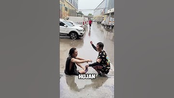 hujan hujanan sama bestie 😂 #shorts